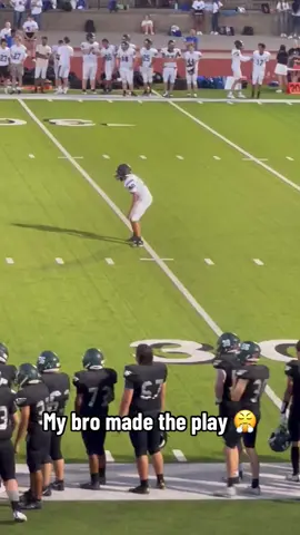 Was that a cleat 😭 @Unnecessary Roughness (via:@jus10ahhhh) 
