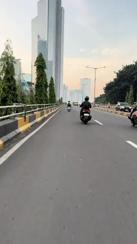 Footage gratis silahkan ambil  #fyppppppppppppppppppppppp #jakartasianghari #footage #jakartapagi #jakartamalam 