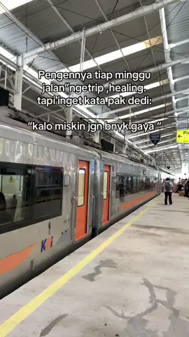 Inget kata pak dedi#fyppppppppppppppppppppppp #railfansindonesia #keretaapiindonesia #vibeskereta 