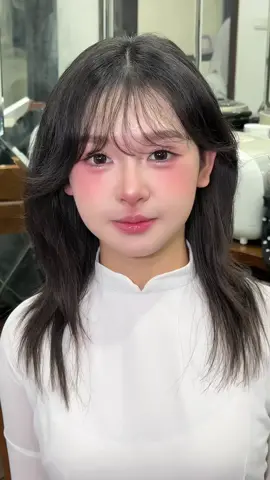 Khách tuôi xinh quá trùi😻  #makeup #makeupkyyeu #makeuptotnghiep #janemakeup #makeup 