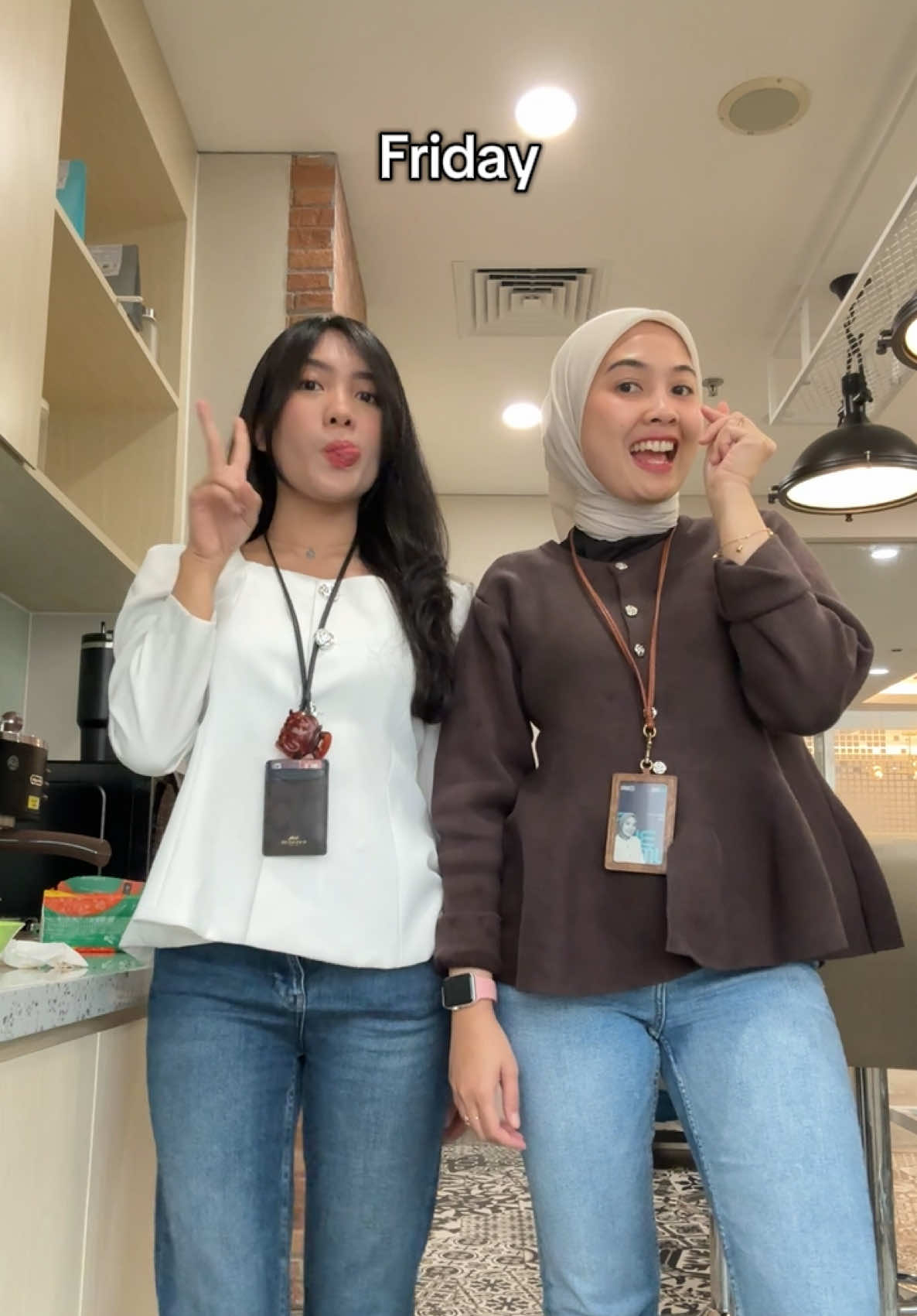 Office outfit look di minggu ini hehe #fyp #fitcheck #officelook #outfitideas 