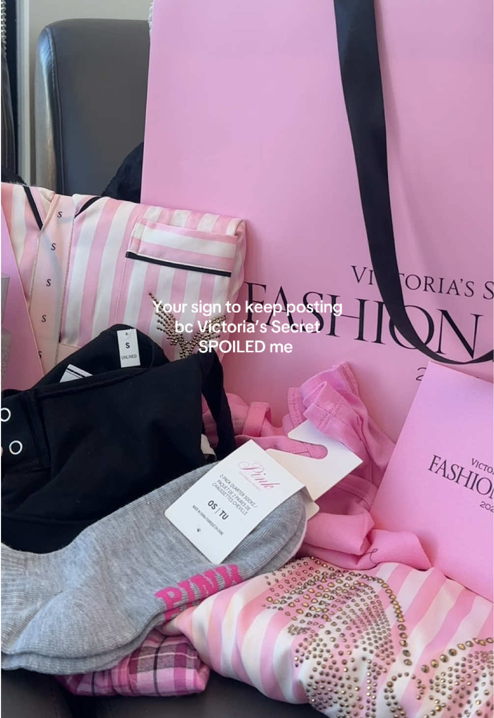 I’ll never be over this @Victoria’s Secret  Video inspo from @alisa  #vshaul #vsfashionshow #smallcreator #keepposting #vspartner 