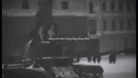 11/1941 Liên Xô tổ chức duyệt binh khi quân địch chỉ còn cách MOSCOW 30km, những quân nhân anh hùng sau lễ duyệt binh không quay về đơn vị mà tiến thắng ra chiến trường tạo tiền đề vang dội cho chiến thắng 30/04/1945 sau này #nga #rusia🇷🇺 #chientranhthegioi #chientranh 