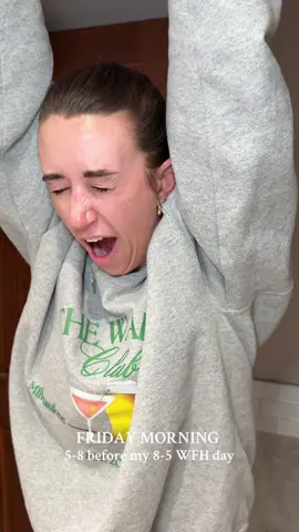back on our friday morning workouts 💖🤪🤠✨ happy weekend!  #morningvlog #beforework #morningworkout #Vlog #milwaukee  @7brewcoffee @byoma @Naturium @laneige_us @cocokind  