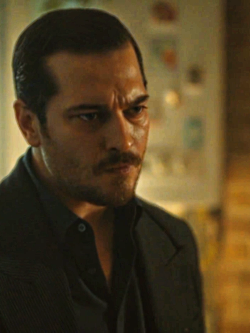 man esref was so stressed this whole episode. he's waiting for dinçer to mess up.  #demetözdemir#çagatayulusoy#demetözdemiredit#esrefrüyadizi#eşsan#eşreftek#keşfetteyizzzzzz#nisanakyol#eşrefrüya#rüya#esrefrüya#overprotective#jealousy#foryouuuuuu eşref and nisan season 2 episode 17 edit, episode 17 edit eşref rüya esref tek essan nisanakyol esref rüya eşref tek
