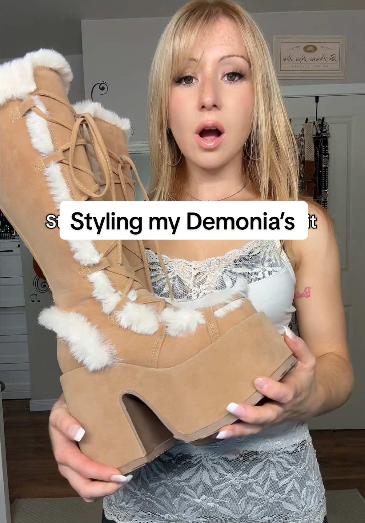 It is so hard to style these any other way my outfit always ends up being white or beige 🥲 #guess #demoniacult #cuteoutfitinspo #tubetop #2000sfashion 