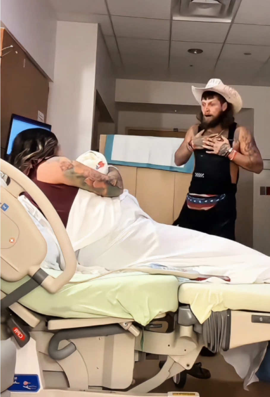 He went for food for 10 minutes…and I told him he missed the whole birth🤰😂🤣😜#savagewife #pregnancyprank #fuunycouple #oopsmoment #parentsoftiktok #MomsofTikTok #dadsoftiktok #coupleprank #chaoslife#funny 