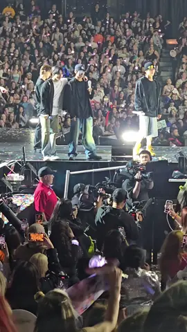 #SEVENTEEN #svt_right_here_in_rosemont #kpopconcert #kpopcontent #kpopcontentcreator 