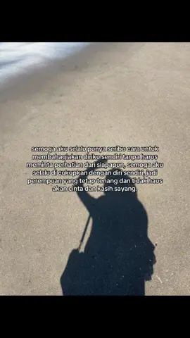 suka kasian sama diri sendiri yg selalu haus kasih sayang