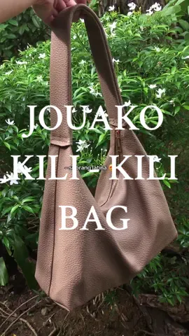 di masyadong malaki sakto lang and sobrang spacious niya 😍✨ #bag #leatherbag #jouakobag #kilikilibag 