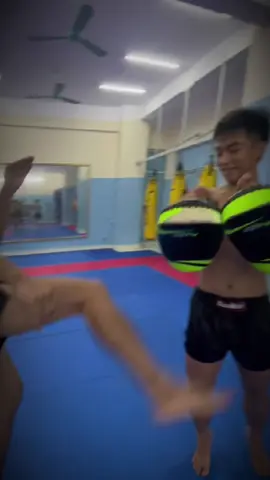 Có bé nào láo k