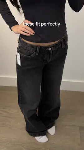 these are so cute 💗 @pacsun #pacsun #jeans #lowrisebaggyjeans 