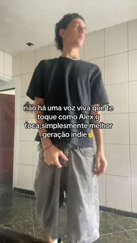 fato #alexg #rockindie #wifiskeleton #treehouse 