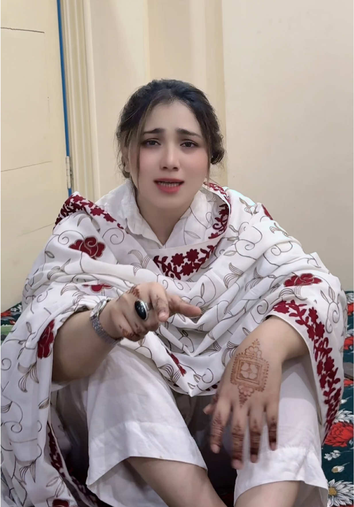 Minu kenda mery naal waya kar😂#therealmehakmalik #maa #viral #foryou #ظلم 