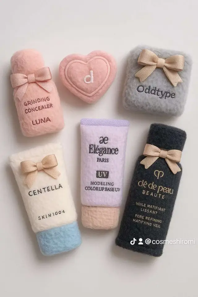 エレガンスの紫ベース、クレドポーのヴォワールマティフィアンリサンの組み合わせは、陶器肌メイクの鉄板！！ @elegance_cosmetics  @cledepeaubeaute  センテラの日焼け止めはプッシュ式で使いやすくて好き🫶🏻 @centellian24_japan  Oddtypeのクッションは毛穴を埋めてくれるハイカバー！韓国アイドルみたいに真っ白にしてくれるよ🤍 @oddtype_jp  頬周りにだけルナのコンシールバター00を重ねると、肌が白くなってチークの発色がよくなる✍️💗先日IVEのレイちゃんが教えてくれたから早速実践中！ @luna_makeup_jp  AOUのクリームチーク06は、モカムースメイクの雰囲気が出て好き🤎ヨレないしハートのパケも可愛いよね！ @aoucosmeticsjp  1枚目だけ見て全部わかった人はきっとコスメマニア🎀