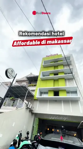 Hotel affordable dekat dengan mall pankkukang makassar yuk booking di aplikasi RedDoorz sekarang #RedTravelers #BukaSemuaPintu #RedDoorz 