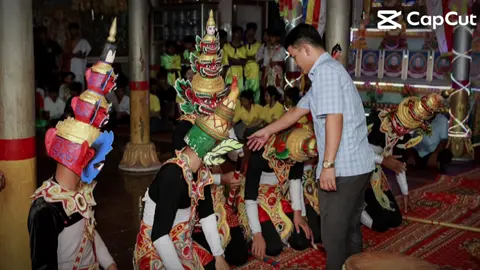 Anh em yak kharongrep tu hộp na ☘️☘️🥰🥰#xuhuongtiktok #tiktok #robamyakromkhmer #giảitrívănhoa #trangphuckhmer ☘️☘️💕💕💕