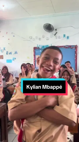 Lunch with my classmate Kylian Mbappé Junior  #mbappe #kylianmbappé 