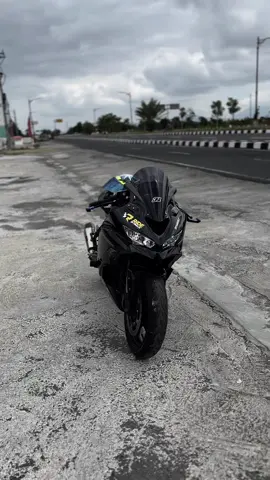 🖤 #zx25r #gataonly 