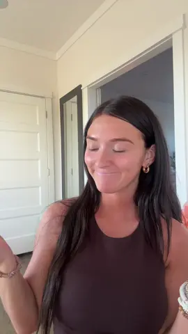 Seasonal makeup bag switch-a-roo :) #foryou #foryoupage #makeupbag 