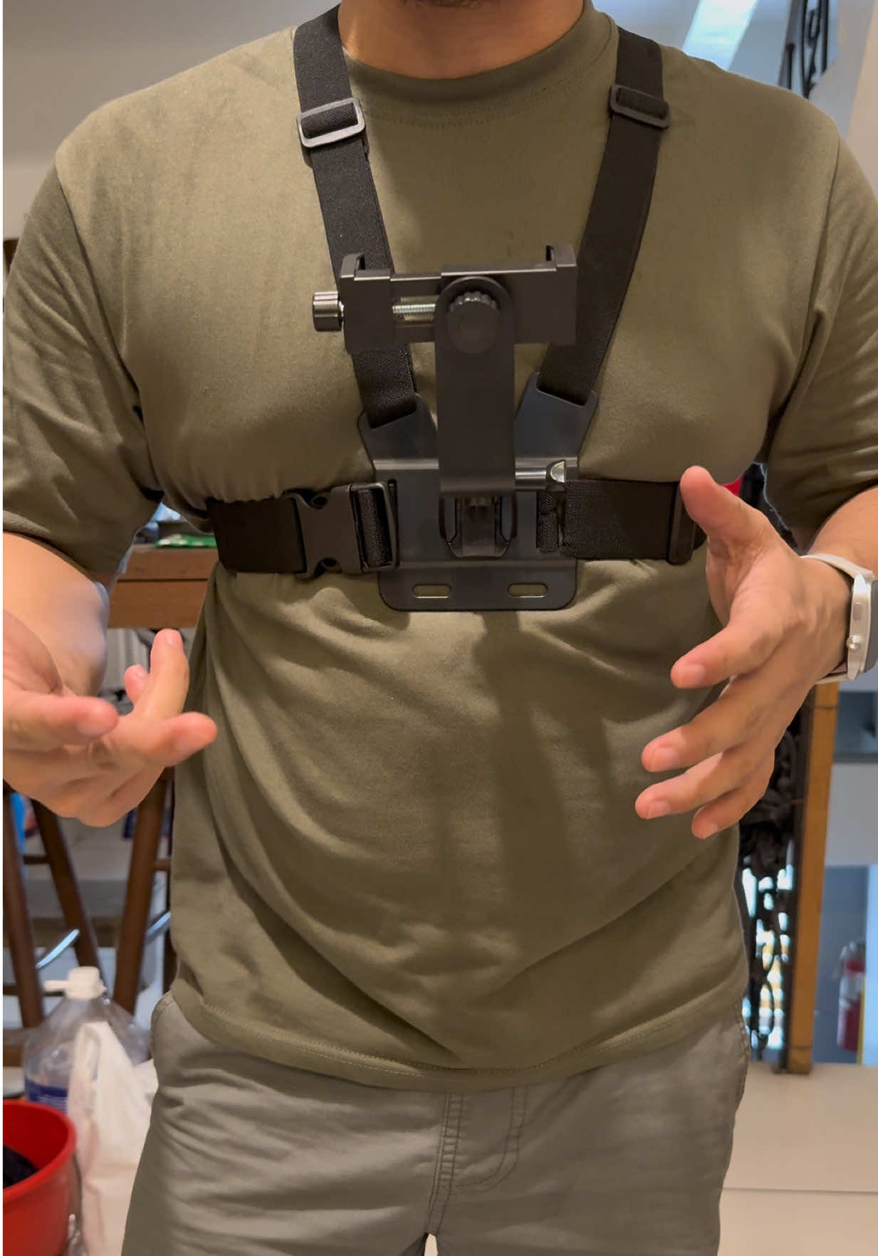 CHEST MOUNT FOR CELLPHONE/CAMERA 😎 #motovlogger #chestmountphoneholder #vloggingcamera #firstpersonview #motovlog 