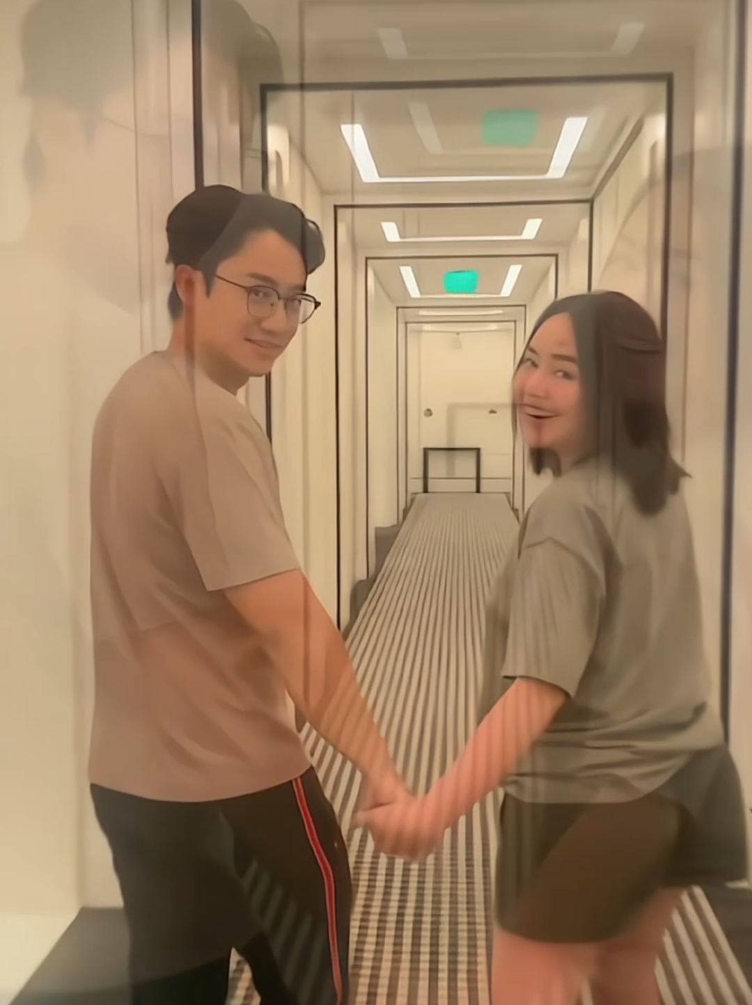 gandengan teruss yaa😄 #amandamanopo #kennyaustin #amandagabriellamanopolugue #fyp #fypシ 