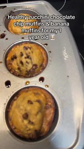 I burnt the crap out of my hand splitting that open but it was such a success 🤭 they were yummy & even dad liked them so that’s a win my book 🥰 #baking #bananamuffins #zuchinni #1yearold #sahm 