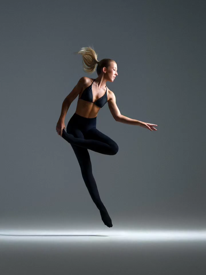 Photography: Meiji Nguyen @meiji_nguyen_photography  Dancer: Jordan @jordanmcclure_  BTS: Nigel @nigelgauntphotography  Using Godox P2400 powerpack + H2400  flash head for high speed shooting. @godox_global . Australia Distributor @kayellaustralia . Can also be purchased @hypop.official