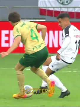 Coutinho tá jogando muito / não Coutinho having fun in Brazil #coutinho #vasco #brasil🇧🇷 #foryou #fyp 