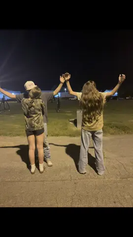 For all the people thinking i dont like him🤷‍♀️ #fyp #relatable #foryoupage #firstkiss #2man 