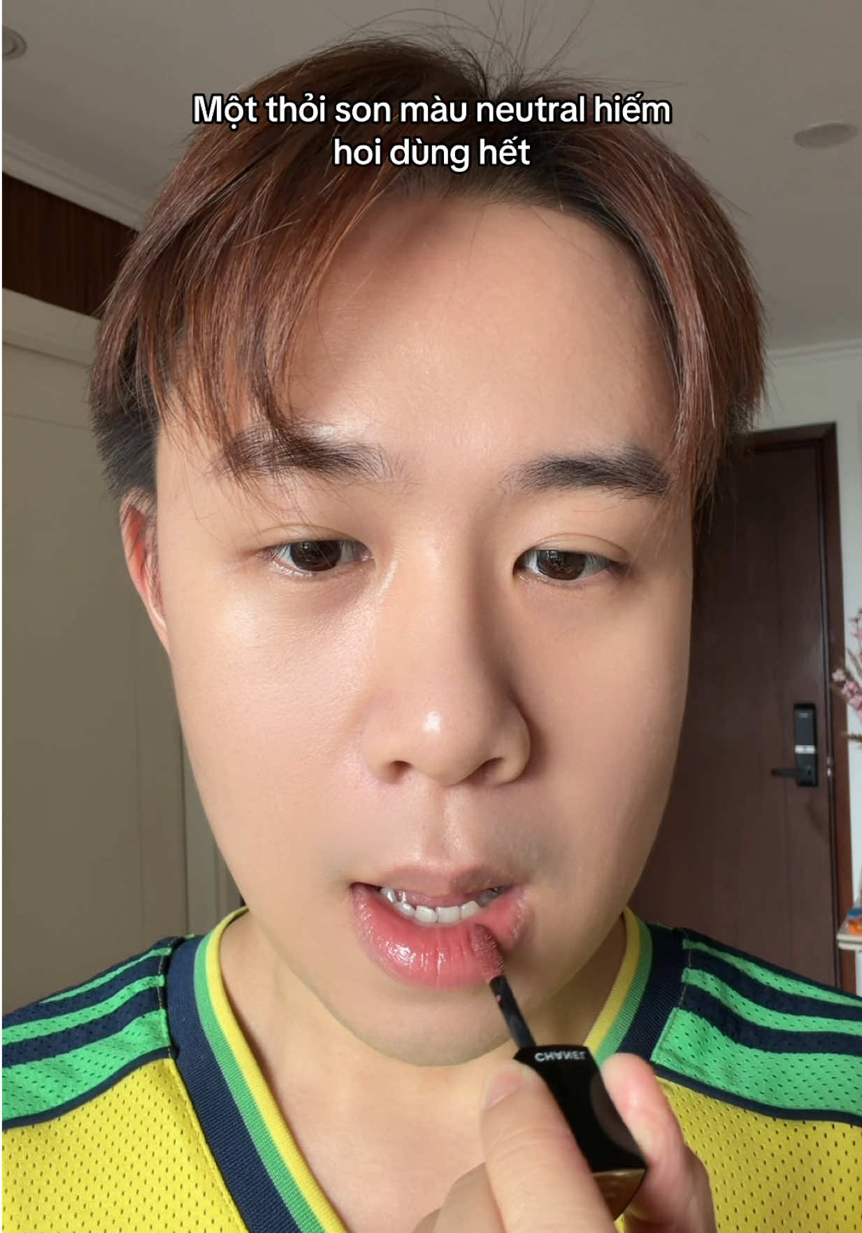 Đoàn nhà mình đã ai dùng hết nhẵn một thỏi son nào chưa ạ? Tui trước nha, Chanel Rouge Allure Laque màu 63 hết nhẵn rùi nè hiu hii #tiptoptoson 