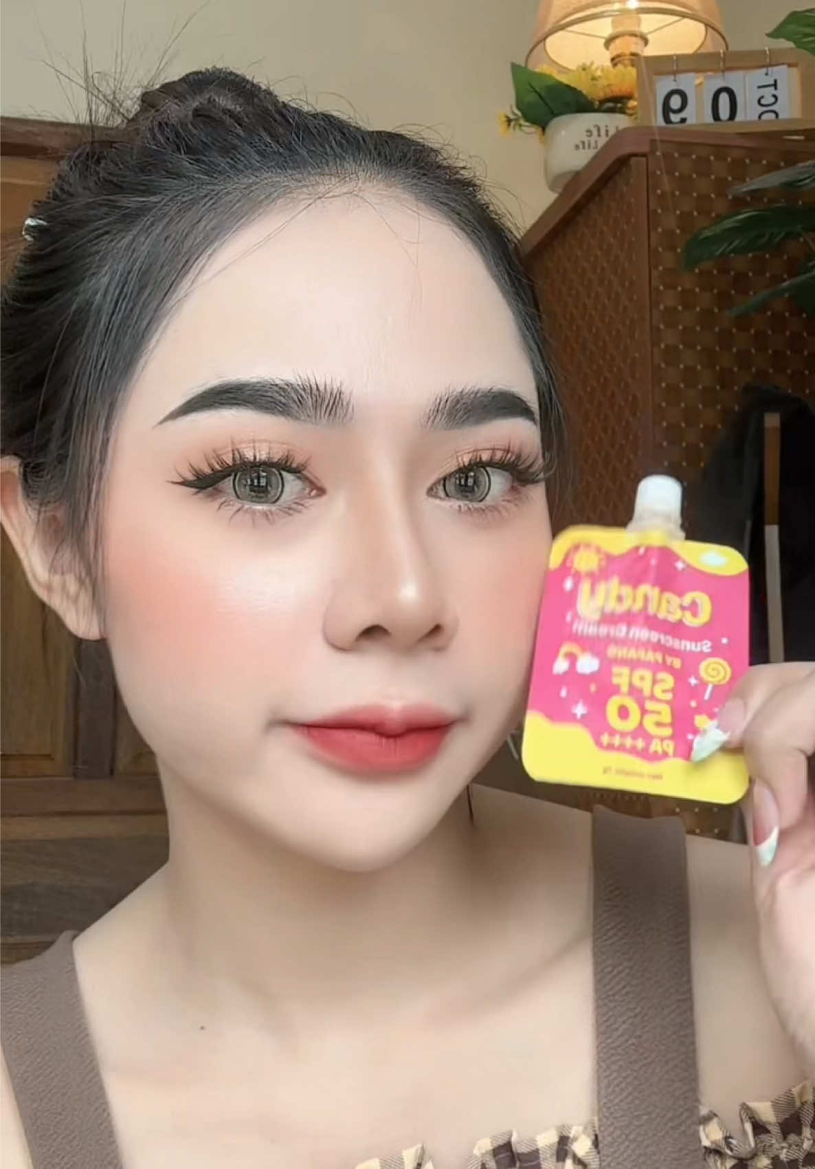 ตอบกลับ @FILM💚 ขอบคุณสำหรับรีวิวงับ🩷 #กันแดดแคนดี้ #กันแดดแคนดี้บายพะแพง #candysuncream #หญิงแอมป์รีวิว #ypfッ 