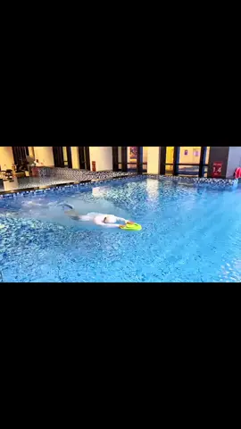 Khách gì đâu mà mê HT Pool dữ lắm 😍 Ngày nào không đến là nhớ hồ, nhớ thầy, nhớ bạn bơi luôn 🩵 👉 HT Pool hiện đang tuyển sinh lớp bơi cho cả người lớn & trẻ em nha! Cùng nhau học bơi – vui như đi chơi 💦 — Our lovely swimmer just can’t stay away from HT Pool 😍 Misses the pool, the coach, and even swim buddies every single day! 🩵 👉 Swimming classes are now open for both kids and adults! Join us and make swimming your favorite part of the day 💦”