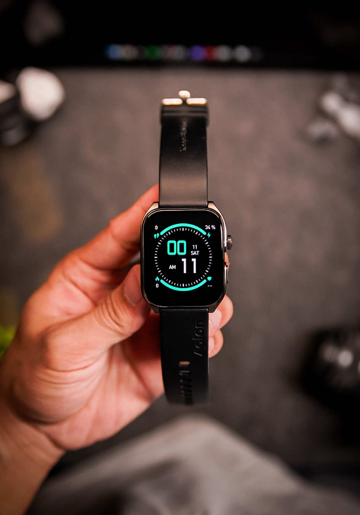The Aolon Watch Curve 3 Ultra stands out with its 1.93-inch curved AMOLED display with Always-On support, giving it a sleek, premium look. It now has a full alloy frame for better durability and a solid feel. Battery lasts up to 12 days, 3 days on heavy use, plus you get heart rate, blood oxygen, sleep, and stress tracking, along with multiple sports modes(no GPS built-in) and handy tools like music control, timer, find phone and calculator. Stylish, and now more durable, an entry-level smartwatch choice. #AolonWatchCurve3Ultra #SmartwatchPH #AMOLEDDisplay #FitnessTracker #totokwa 