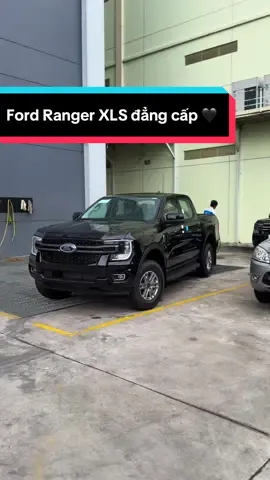 Bán tải trùm phân khúc Ranger XLS đen trả trước chỉ từ 180tr nhận xe tại nhà 🎁🖤🔥 #rangerxls #xuhuong #viral #fordtanthuan #xebantaidep 