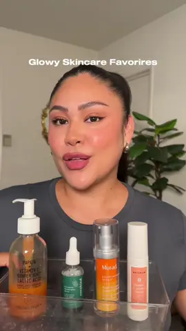 Glowy Skin Skincare Favorites  @Youth To The People papaya + vitamin c ginger root lactic acid exfoliating brightening cleanser @cocokind chlorophyll discoloration serum  @Naturium vitamin c complex serum  @Murad Skincare envinonmental shield dark spot brightening serum  #glowyskincare #glowyskin #dryskin #glowingskincare 