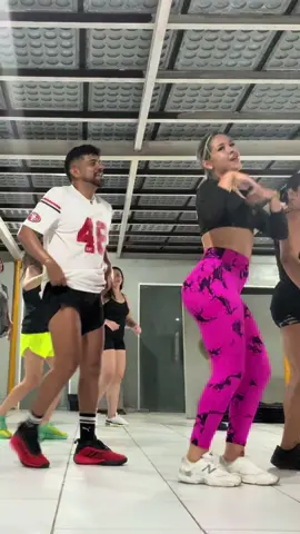 enfeiticei🧙🏼‍♀️💃⚡️ #foryou #feitiço #feiticeira #fitdance #viraltiktok 