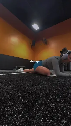 With school, full time job and personal life, gym is my therapy 😌 #fyp 