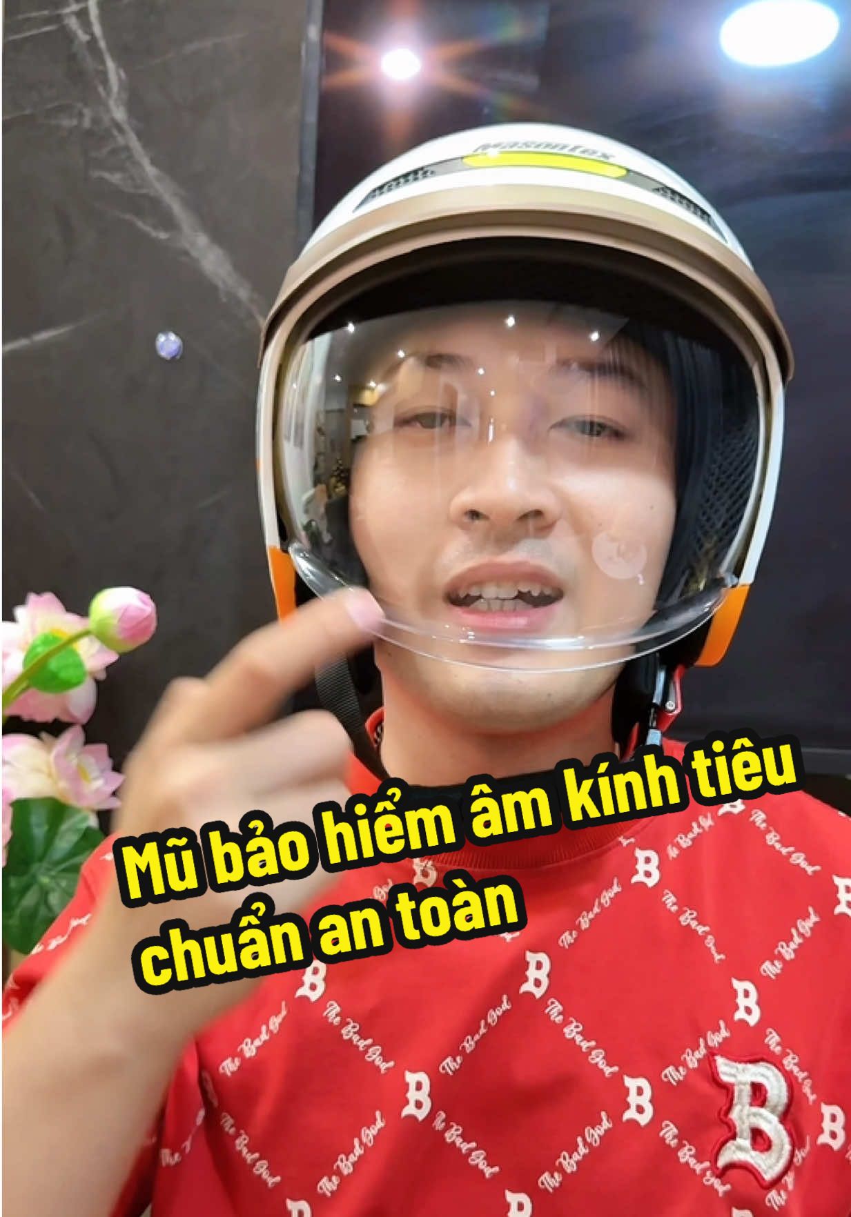 Mũ bảo hiểm âm kính bền đẹp chống trầy xước đi rất an toàn mà bền bỉ #mubaohiem #mubaohiemthoitrang #xuhuong #nhanuytin88 
