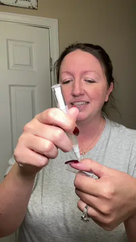 Toe polish isn’t made to be left on for months on end! But don’t worry this can help the fungus you got! #lunavia #lunaviaantifungalpen #toefungus #antifungaltreatment 