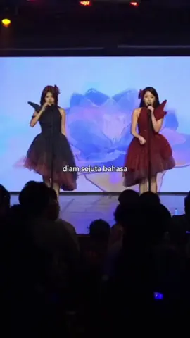 Lirik lagu video JKT48 Sahabat atau Cinta (Christy, Marsha) Shonichi Setlist Original JKT48 Pertaruhan Cinta 5 Oktober 2025 #fyp #jkt48 #sahabatataucinta #sahabatataucintajkt48 #pertaruhancintajkt48 
