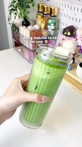 cốc xinh thì uống gì cũng ngon 😋 #cocthuytinh #cocthuytinhdecor #lythuytinh #decor #thaothichriviu 