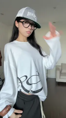 hơi robot nhưng cũng cute he mn 😎😭 #fyp #fitinspo 
