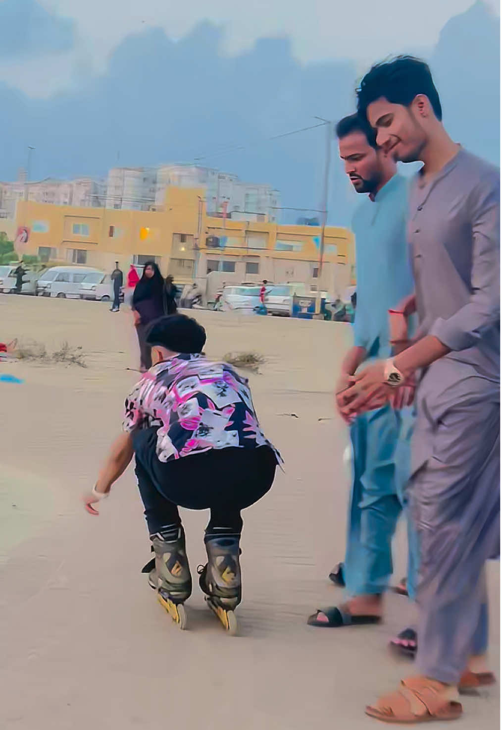 Skating lover ❤️.              #foryoupage #videoviral #karachiskater #fakhirskater09 #fakhirrider09 