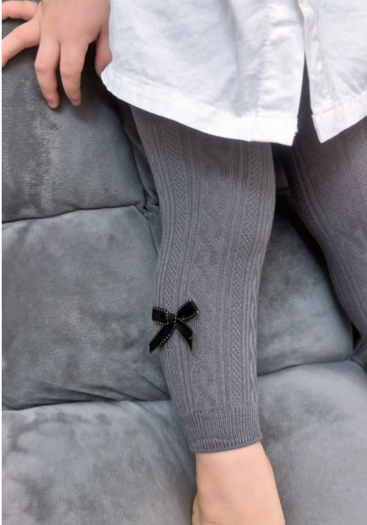 Quần tất len nơ bé mặc lên dáng ôm chân xinh lắm ạ, quần tất len giữ ấm cho bé mặc cùng váy hay thay quần đều được ạ #quantat #xuhuong #quantatchobe #thoitrangchobe #mevabe 