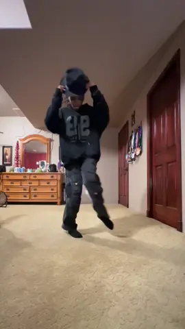 Spider noir meets MJ 💃🏾 Dc: Me 🖐🏾👩🏾‍🦱 Sc: @jiandro  #michaeljackson #mj #dance #transition #spidernoir