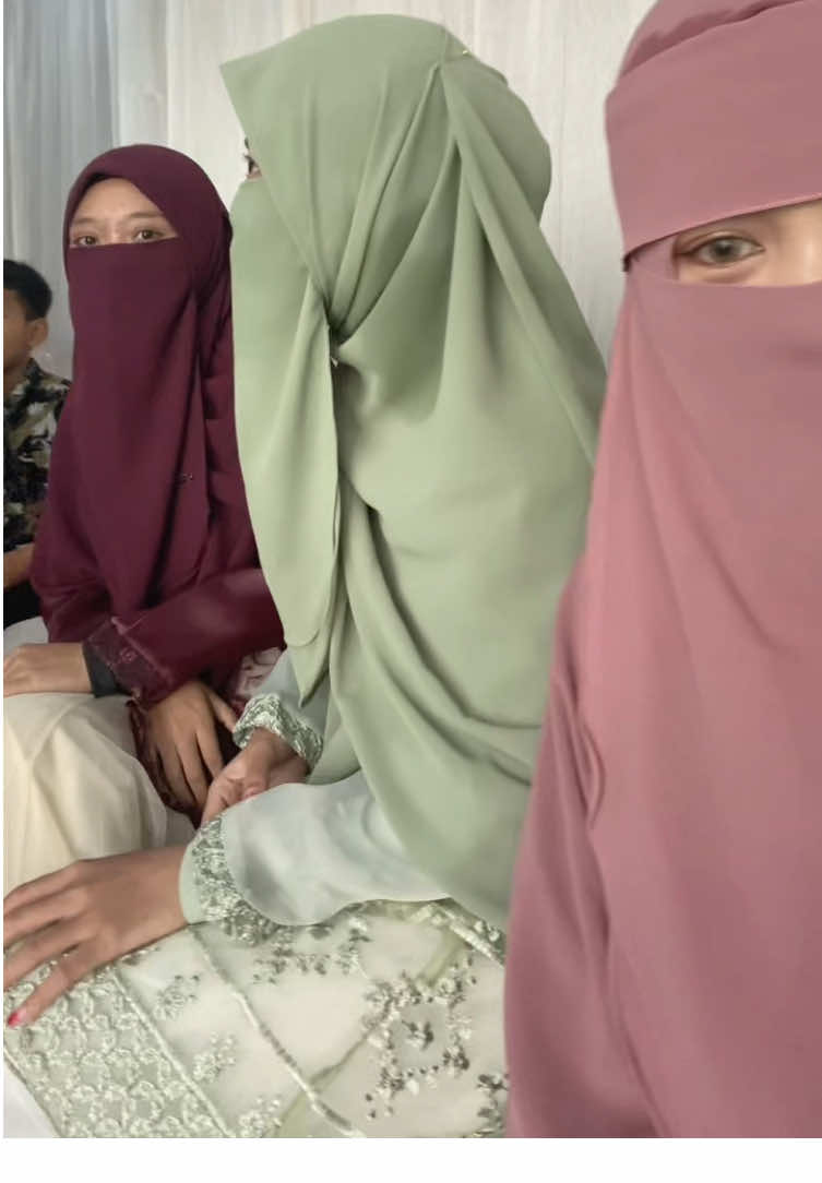 Hari ini kita kondangan tahun depan kita yg dikondangin🙂🤲🏻 @Nanii @anggiajaa 
