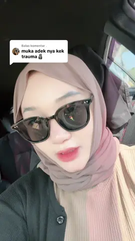 Membalas @. 