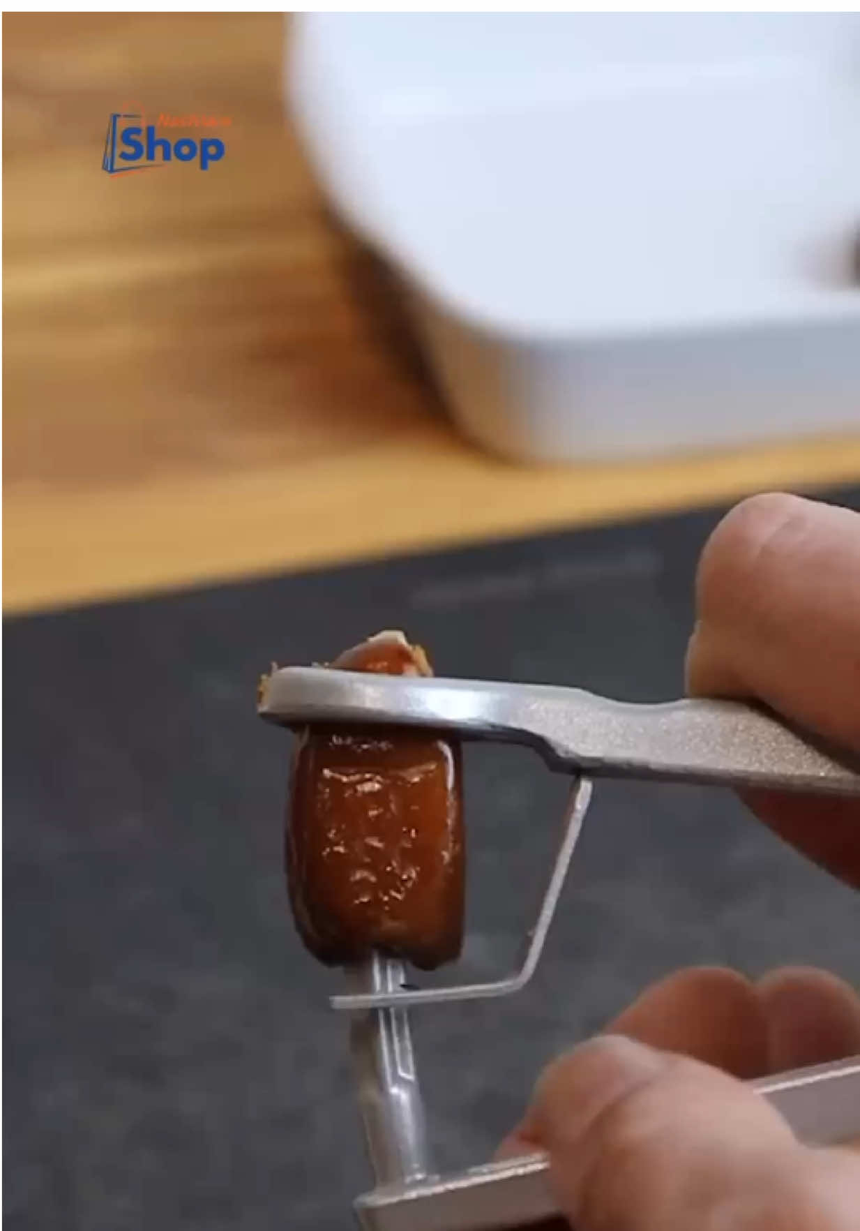 🍒 Gebe Cherry Pitter استمتعي بتجهيز الكرز بسهولة وسرعة مع أداة Gebe المبتكرة لإزالة النوى بدون فوضى! 🍒 Code: HK249 Price: 5$ ✔️ تزيل نواة الكرز بسرعة وبسهولة ✔️ تصميم مريح وآمن للاستخدام ✔️ مثالية لتحضير الحلويات والعصائر ✔️ سهلة التنظيف والتخزين 📲 اطلب الآن من Nashtare Shop 🌐 nashtareshop.com 📞 71609838 📥 حمّل تطبيقنا للطلب السريع! #Gebe #CherryPitter #KitchenTools #BakingEssentials #NashtareShop