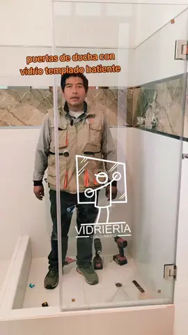 instalamos puertas de ducha #tecnicovidriero #acabados #vidriotemplado #construccion 